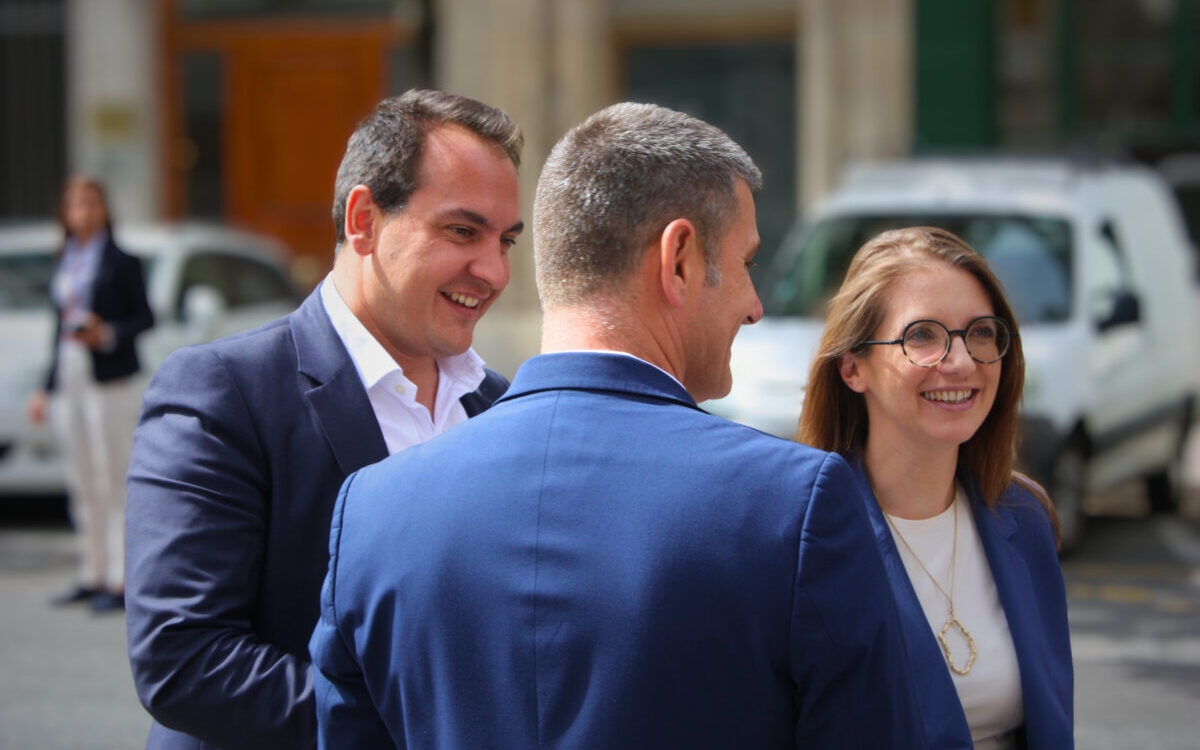„Ich weiß nicht, wovor er Angst hat“: Ministerin Aurore Bergé greift Grégory Doucet bei einem Besuch in Lyon an