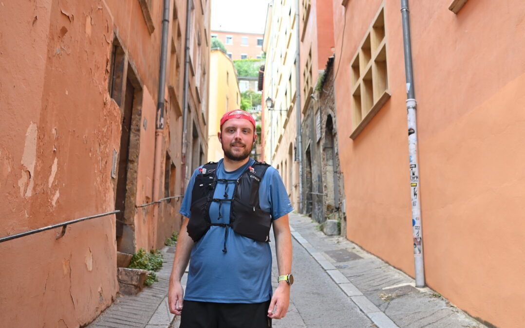 “As pessoas costumam dizer que sou louco”: este residente de Lyon com deficiência visual participará da UTMB no final de agosto