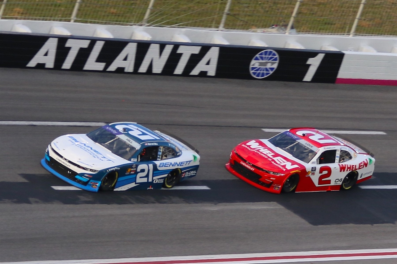 ¡CARRERAS EMOCIONANTES Y GRAN ENTRETENIMIENTO EN LA CARRERA NOCTURNA DEL ATLANTA MOTOR SPEEDWAY EN JUNIO!