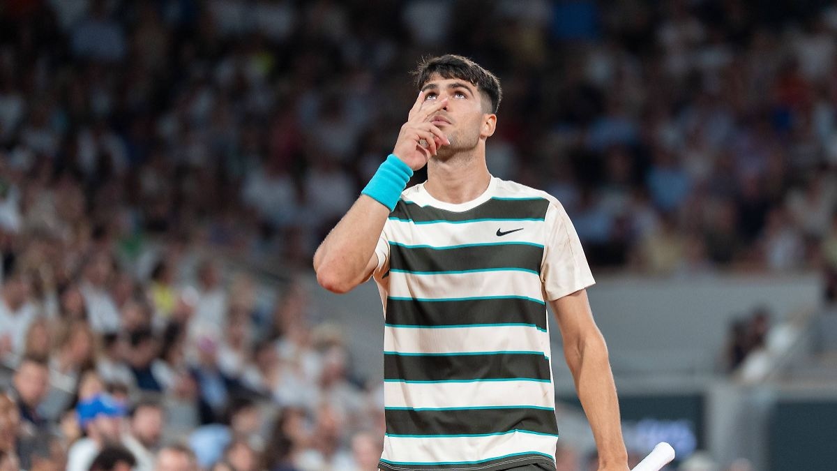 French Open Night Session: Alcaraz schafft es nach Wackler ins Achtelfinale