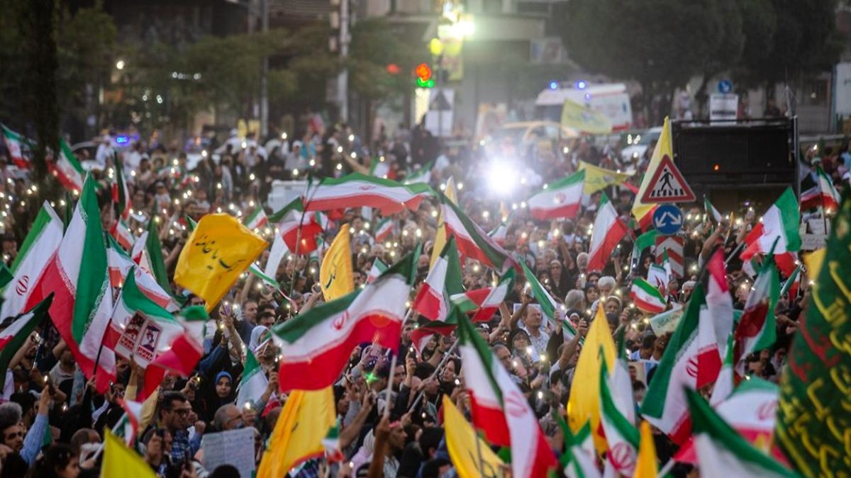 Arrests in unison: Iran massively increases internal repression