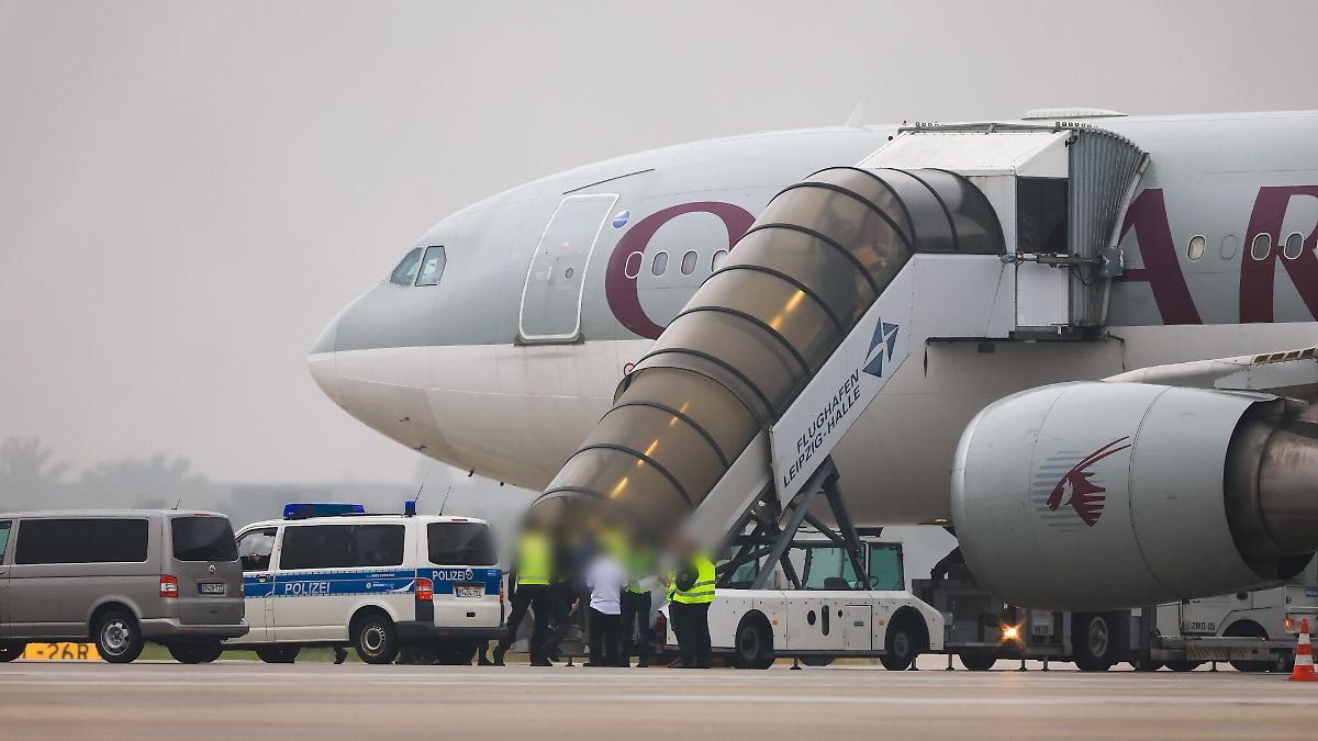 81 people on board: Merz government launches first deportation flight to Afghanistan