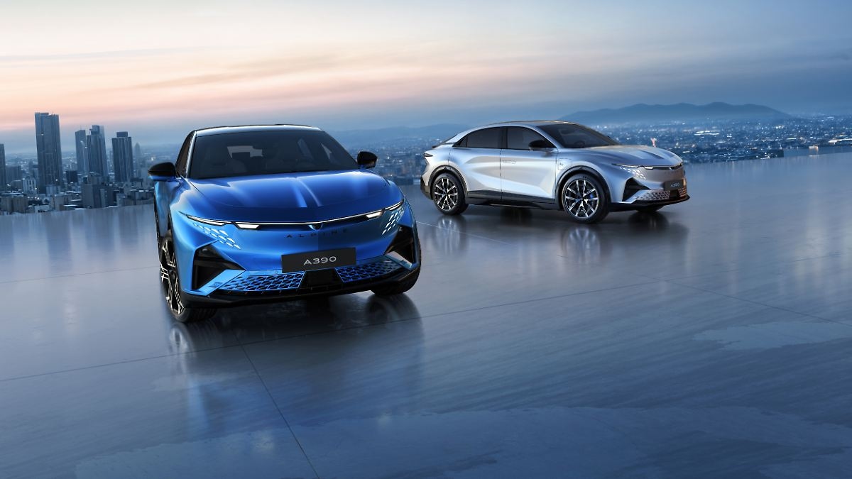 Первый внедорожник от дочерней компании Renault: Alpine выпускает спортивный электрический внедорожник A390 с тремя двигателями