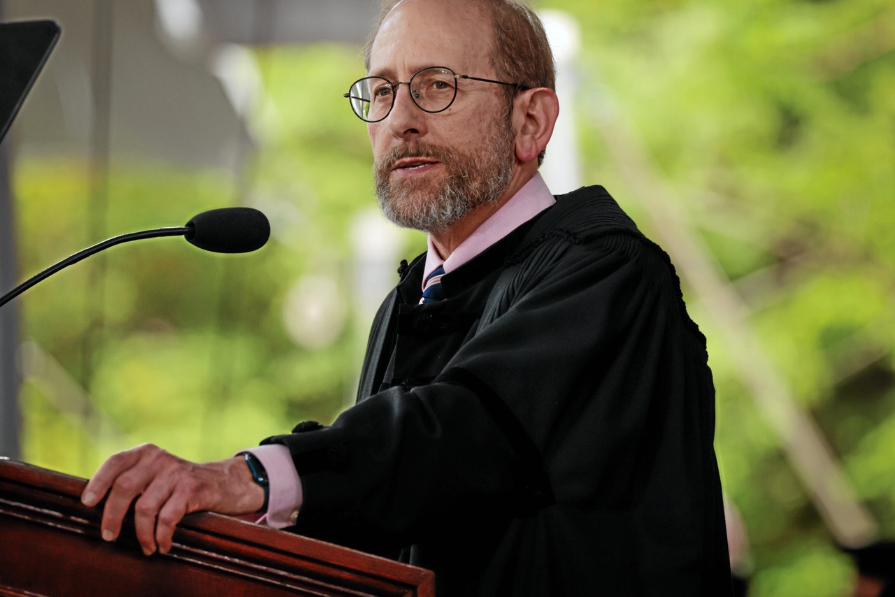 Harvard vs. Trump | O presidente de Harvard, Alan Garber, torna-se o rosto da resistência