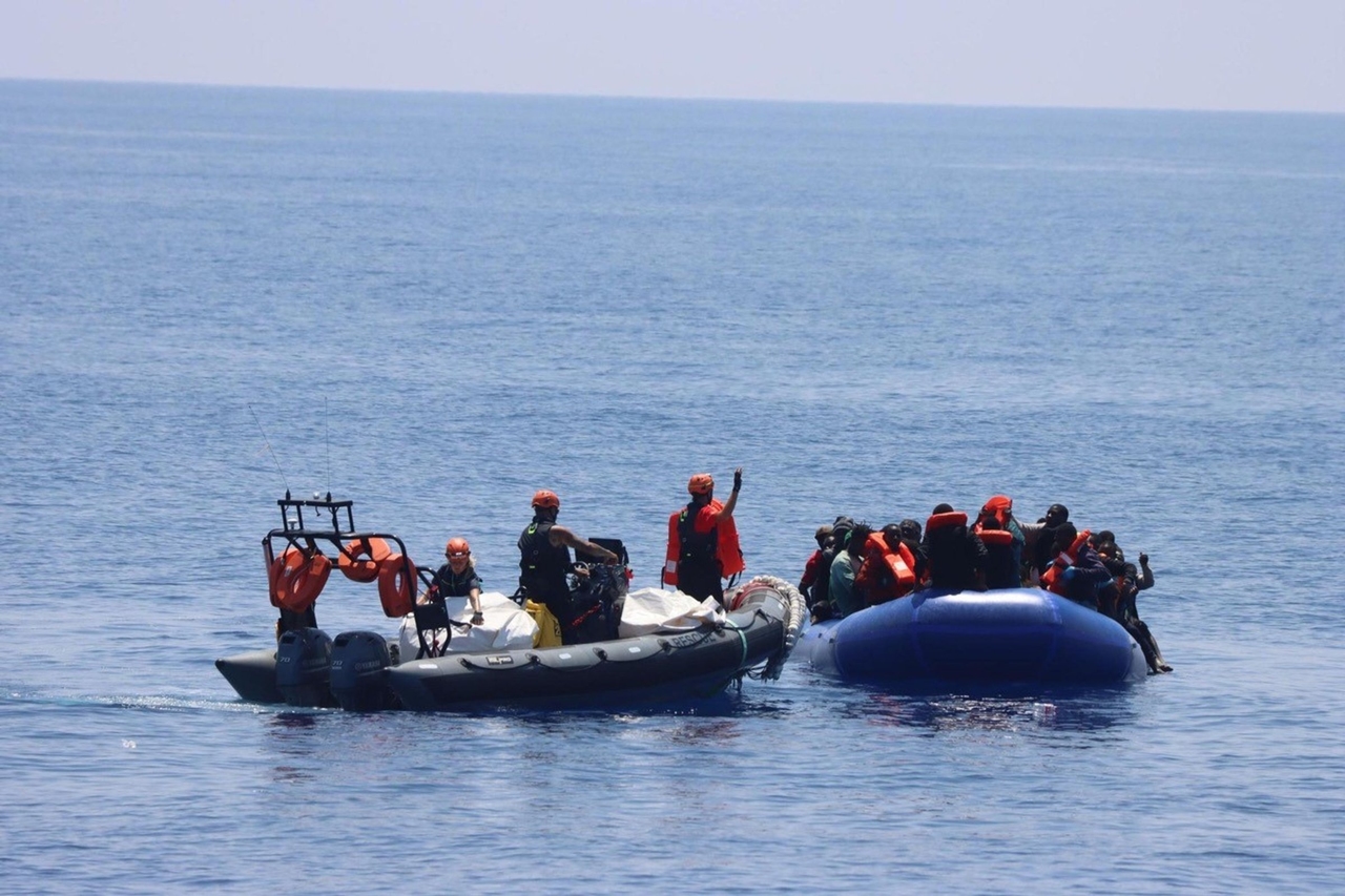 Mittelmeer | Deutsches Schiff rettet 65 Menschen im Mittelmeer