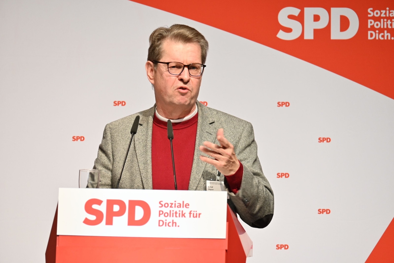 SPD Manifest | Streit um SPD-Friedensmanifest: Abwehr statt Argumente