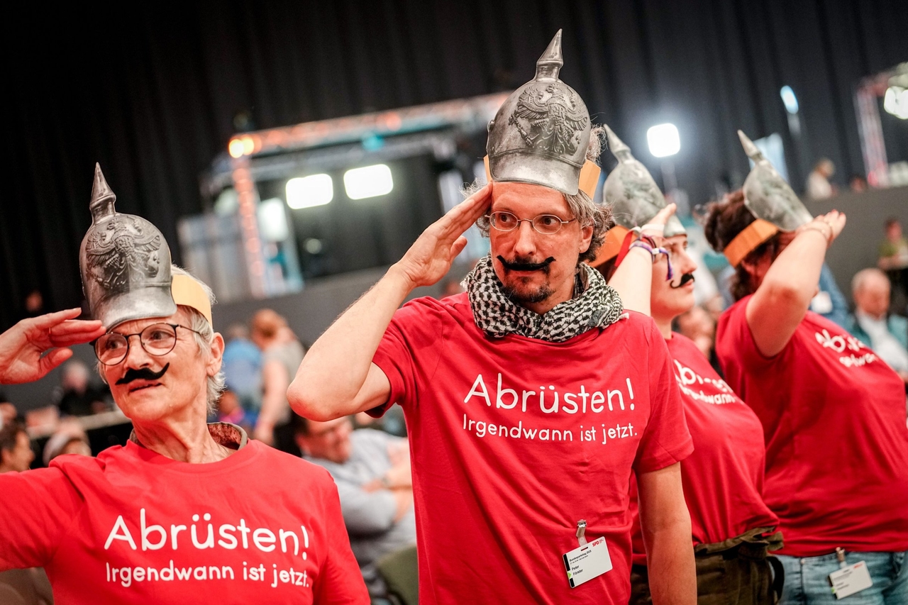 Social Democracy | SPD Party Congress: Only a few against NATO's armament goal