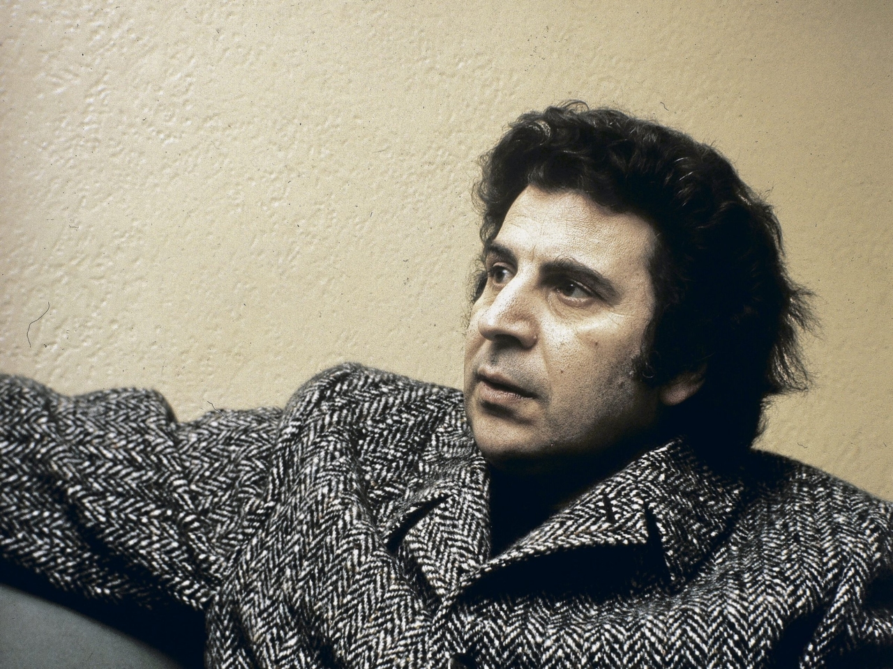 Poet | Mikis Theodorakis: "The words should fly"