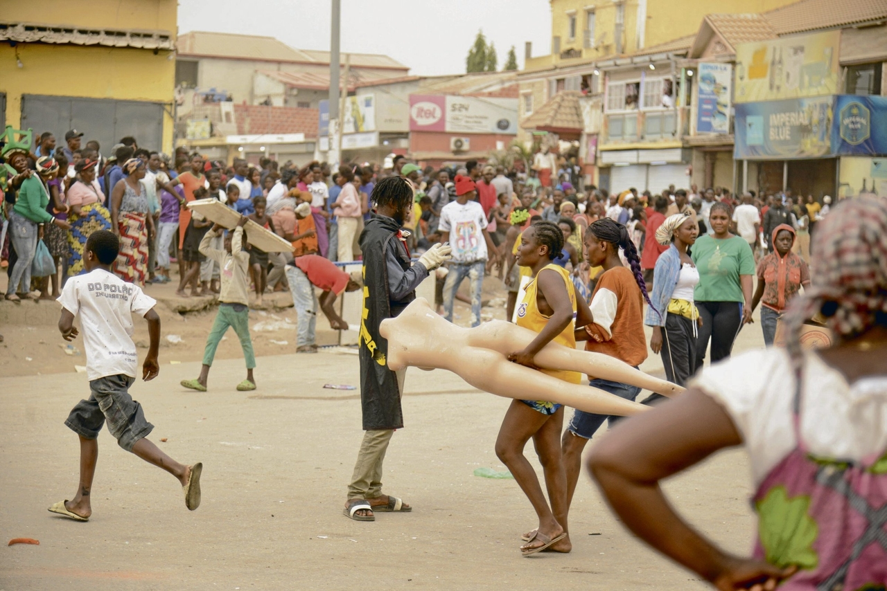 Angola | Luanda: Korkunç yaşam maliyetleri nedeniyle öfke ve umutsuzluk