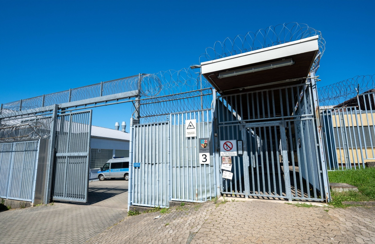 Ottweiler Prison | Three inmates transferred after protests over suicide