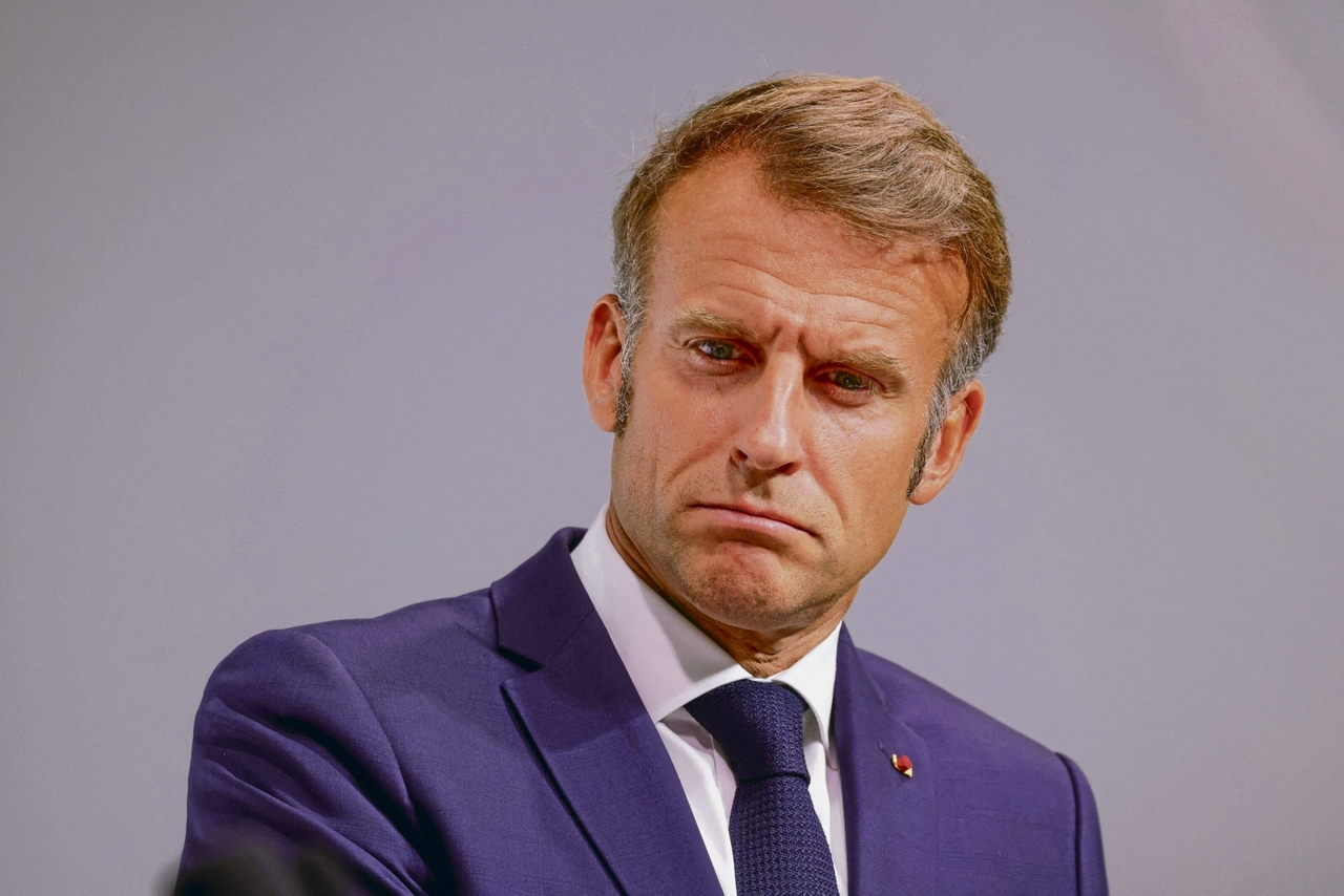 Cortes orçamentários na França | "Vamos bloquear tudo"