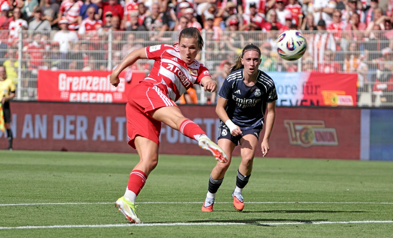 Calcio | Calcio d'inizio per la Bundesliga femminile: una partita da record