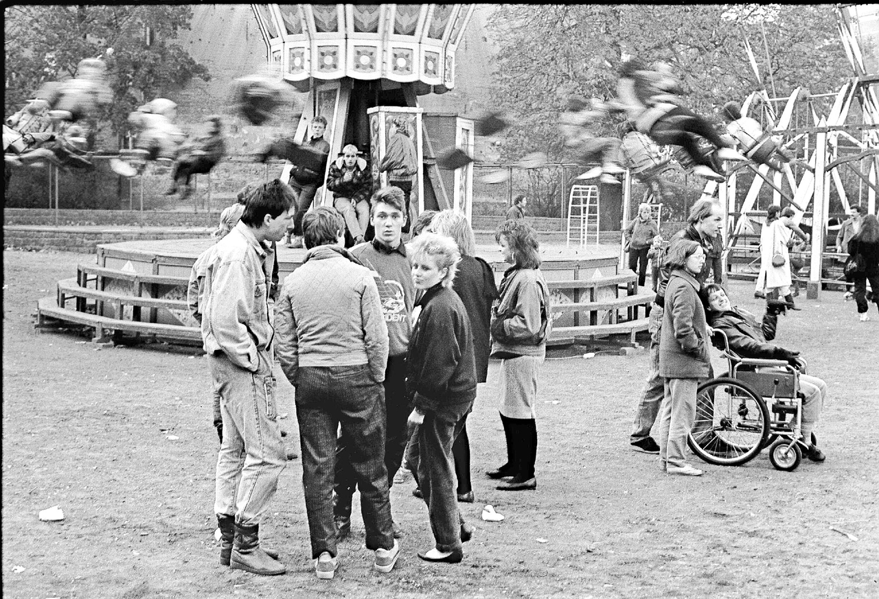 Roman »Gesellschaft mit beschränkter Hoffnung« | DDR: Völlig aus dem Land gefallen