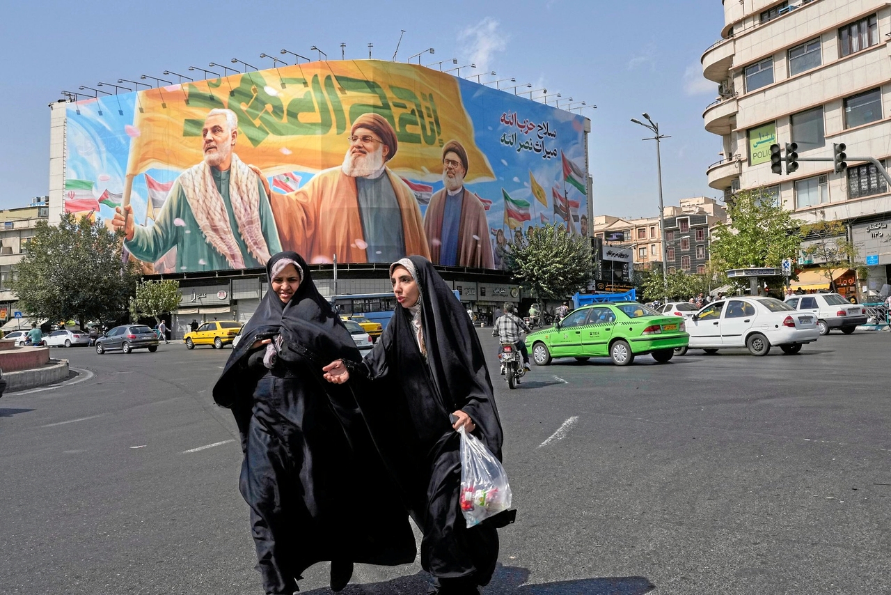 Iran | Zehntausende neue Sittenwächter für Kopftuch-Kontrollen