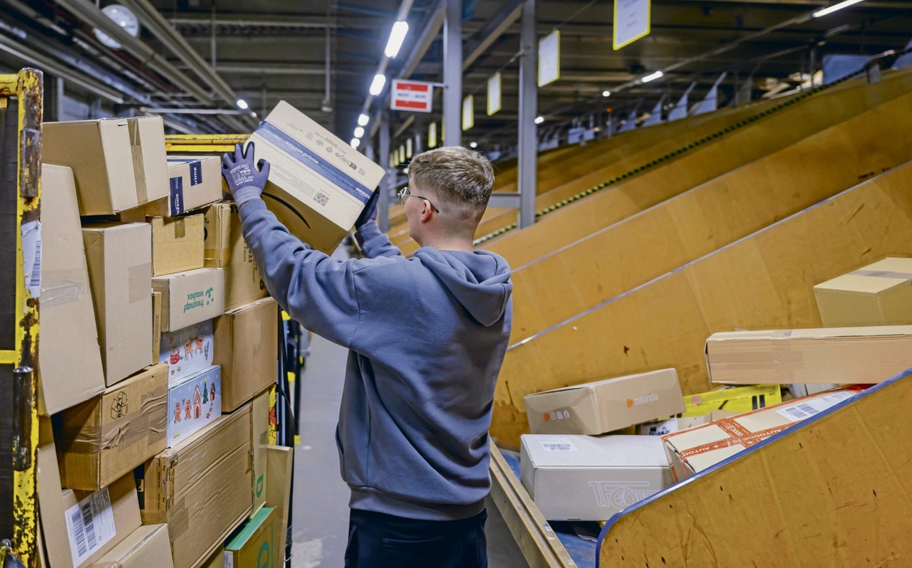 Working conditions | Delivery industry: The burden of parcels