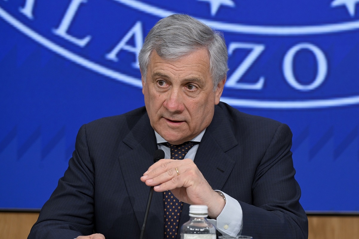 Ius Scholae, die Spannungen in der Mitte-Rechts-Partei nehmen zu: Tajani gibt nicht nach