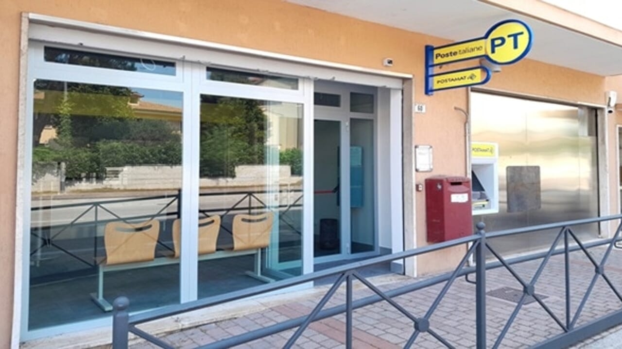 Lavori finiti, riapre nel Padovano l'ufficio postale in "modalità Polis"