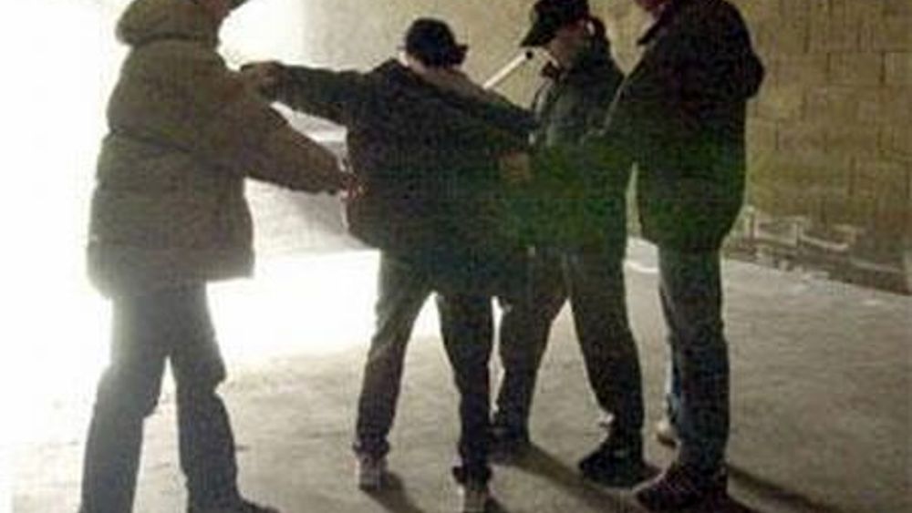 Bebês valentões no festival: 5 amigos de 13 anos são roubados
