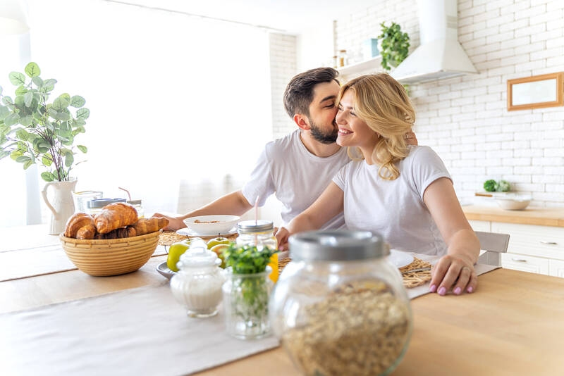 Çölyak Hastalığı: Gluten öpüşme yoluyla bulaşır mı?