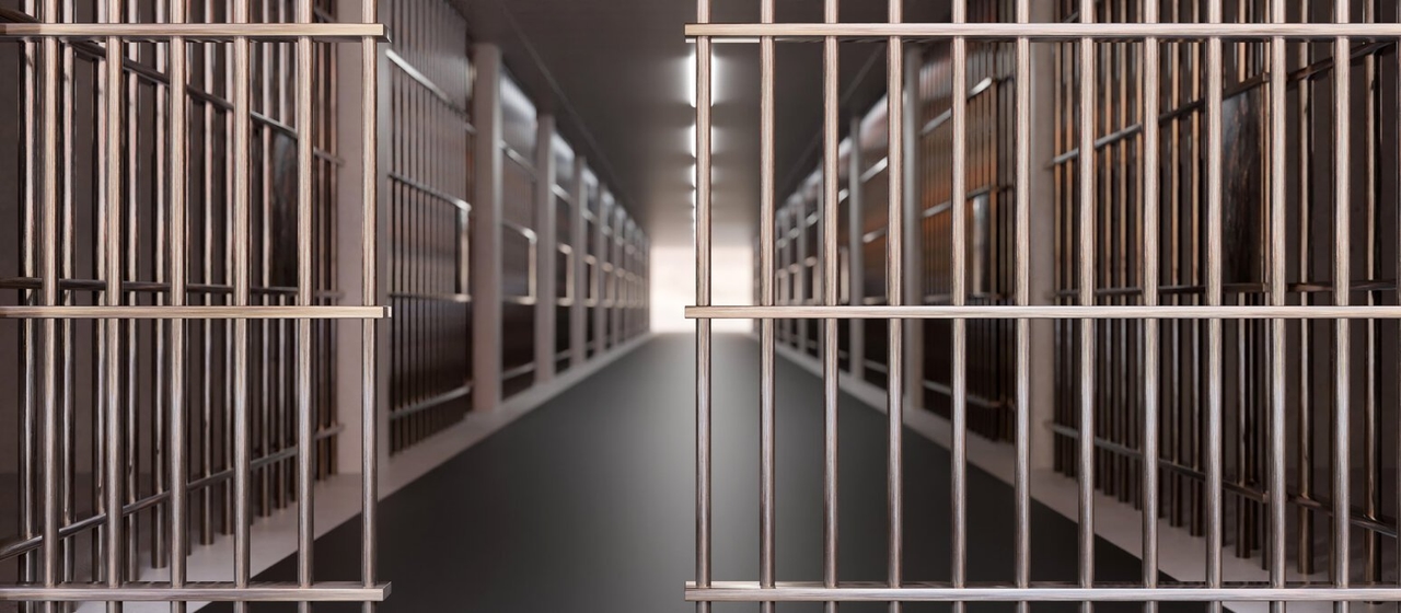 Renting prison places abroad "if necessary" - a viable measure?