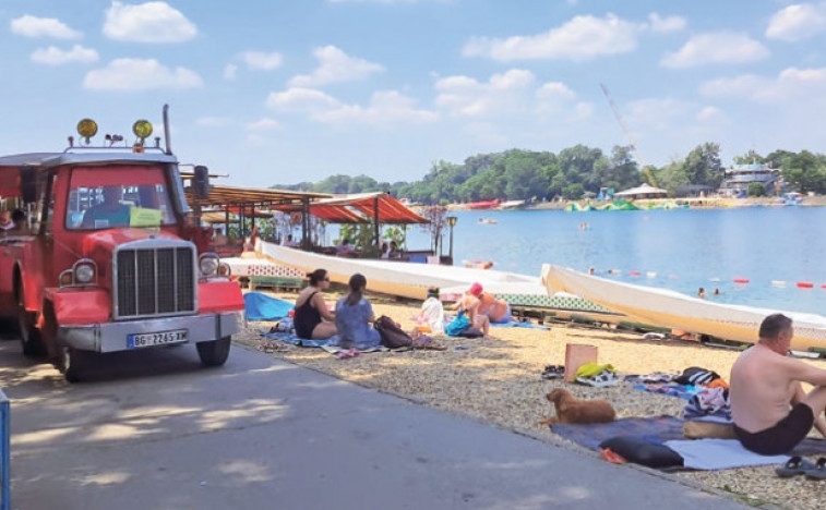 Danas pretezhno sunchano und toplo mit maximalen Tagestemperaturen bis zu 33 Grad