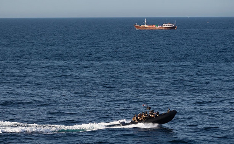 Evropske snaga rescató a 24 mornars del petrolero koji su atacado por el código pirata obala Somalia