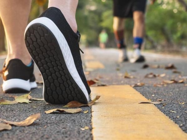 Il metodo giapponese che ti mette in forma e richiede solo di camminare: come funziona?