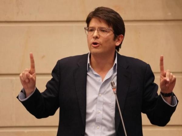 Miguel Uribe üçüncü ameliyatını geçiriyor: Akut intraserebral kanama nedir?