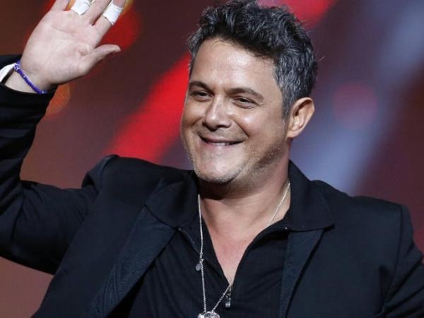 Shakira et Alejandro Sanz sortent une nouvelle chanson ensemble après 20 ans d'attente.