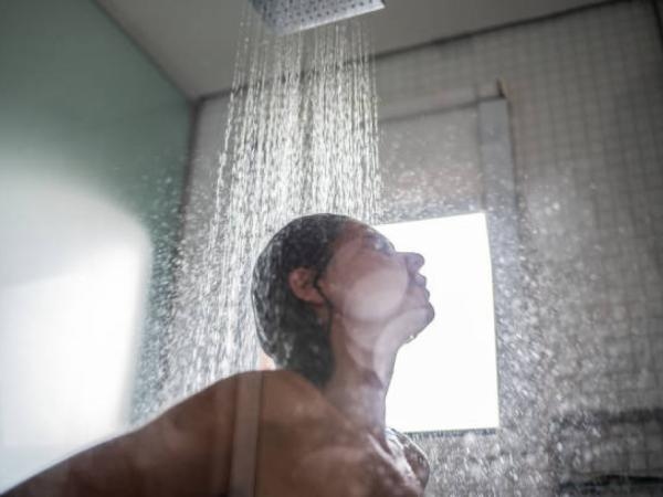 Heiß oder kalt? KI gibt Auskunft, welches Wasser zum Baden weniger empfehlenswert ist.