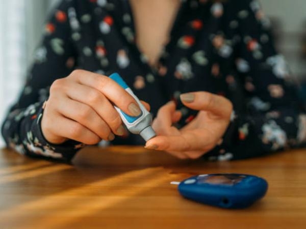 Fruit en diabetes: 8 natuurlijke voedingsmiddelen die de bloedsuikerspiegel niet verhogen