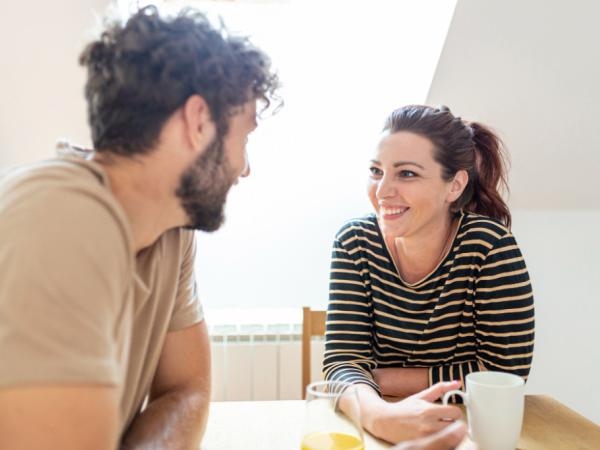 Ungeduldig? Die Zeit, die ein Kolumbianer schweigend verbringen kann, ohne sich unwohl zu fühlen.