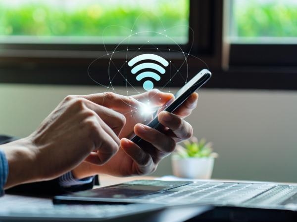 Steelt iemand je wifi? 6 gratis apps om erachter te komen wie je wifi thuis steelt.