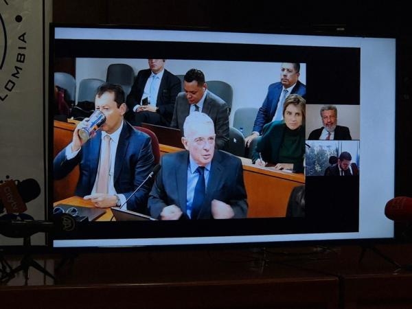 L'ex presidente Uribe sostiene che il suo processo è stato "indotto dall'attuale governo".