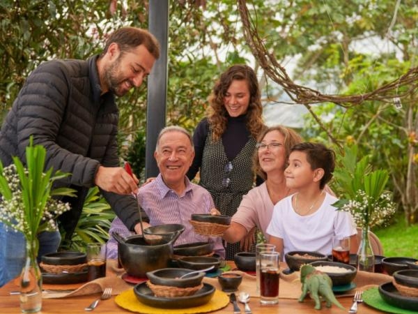Qual è lo stufato o la zuppa preferita dai colombiani, secondo AI?