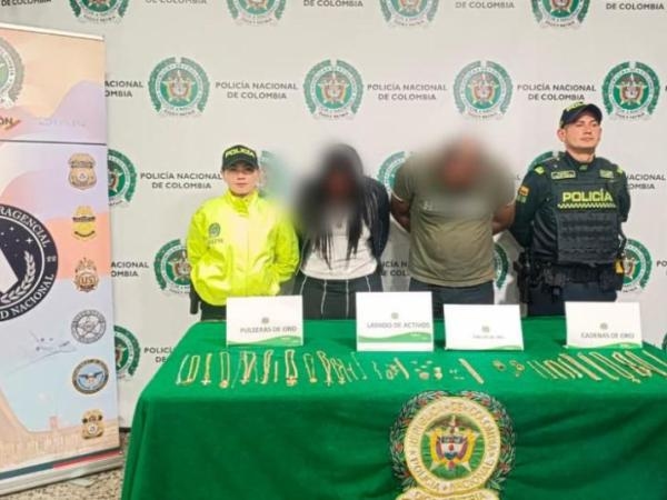 Der beeindruckende Fund in einem El Dorado-Koffer: illegaler Schmuck im Wert von 400 Millionen Dollar