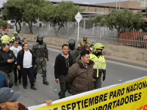 Bogota'da sürücüler arasında bu Salı günü Galán yönetimine karşı seferberlik düzenlenecek.