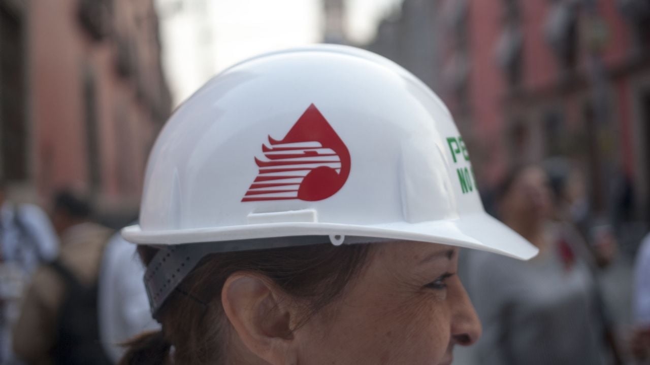 Pemex's fracking is underway: Drilling begins in the Huasteca region.