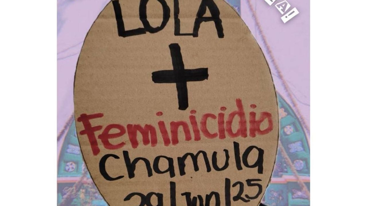 Tsotsil councilwoman Lola Patricia is shot dead by her husband.