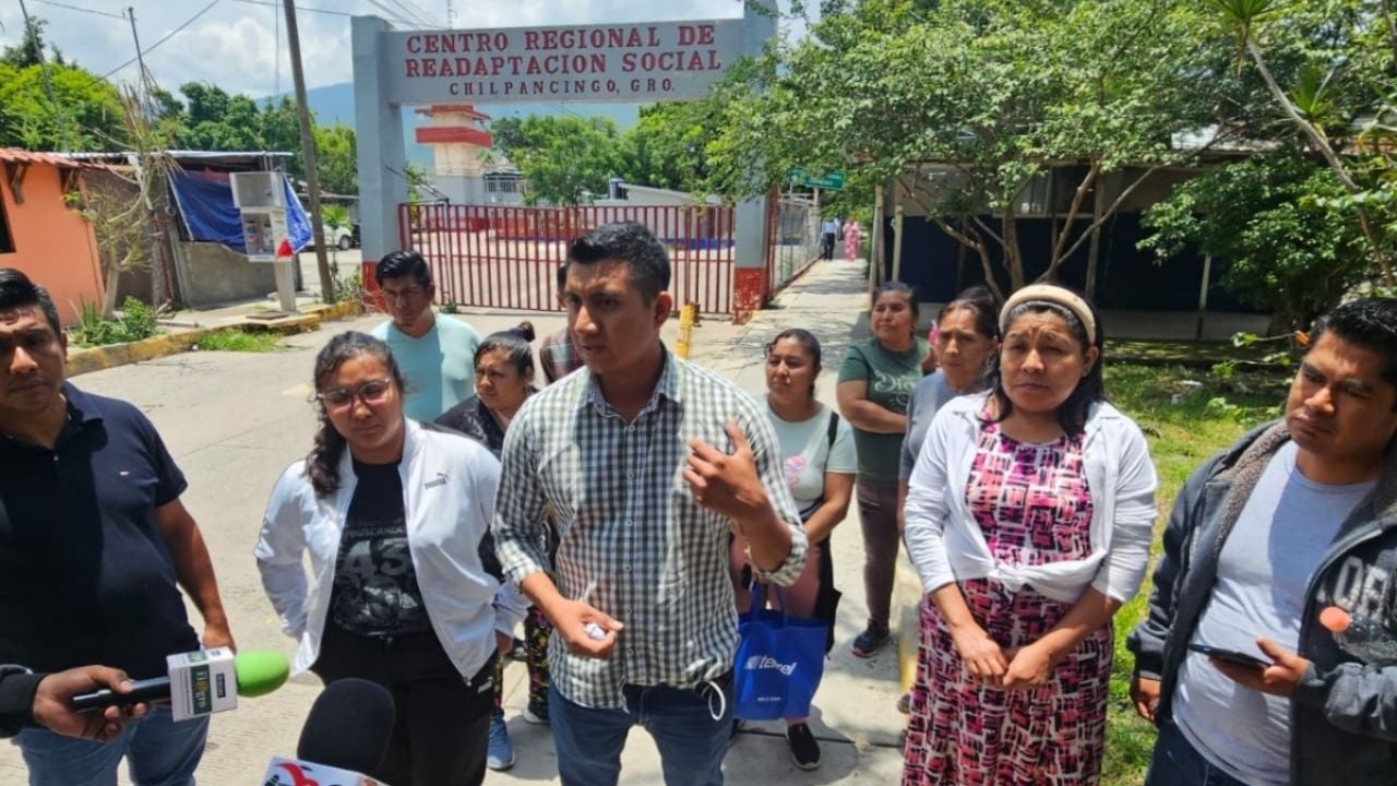 Familia del defensor Gonzalo Molina denuncia hostigamiento judicial de la FGR