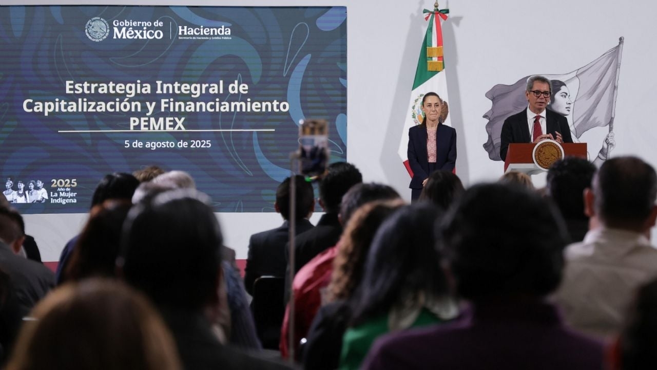 Sheinbaum: Pemex'in 2027'de borcunu ödemek için Hazine desteğine ihtiyacı kalmayacak