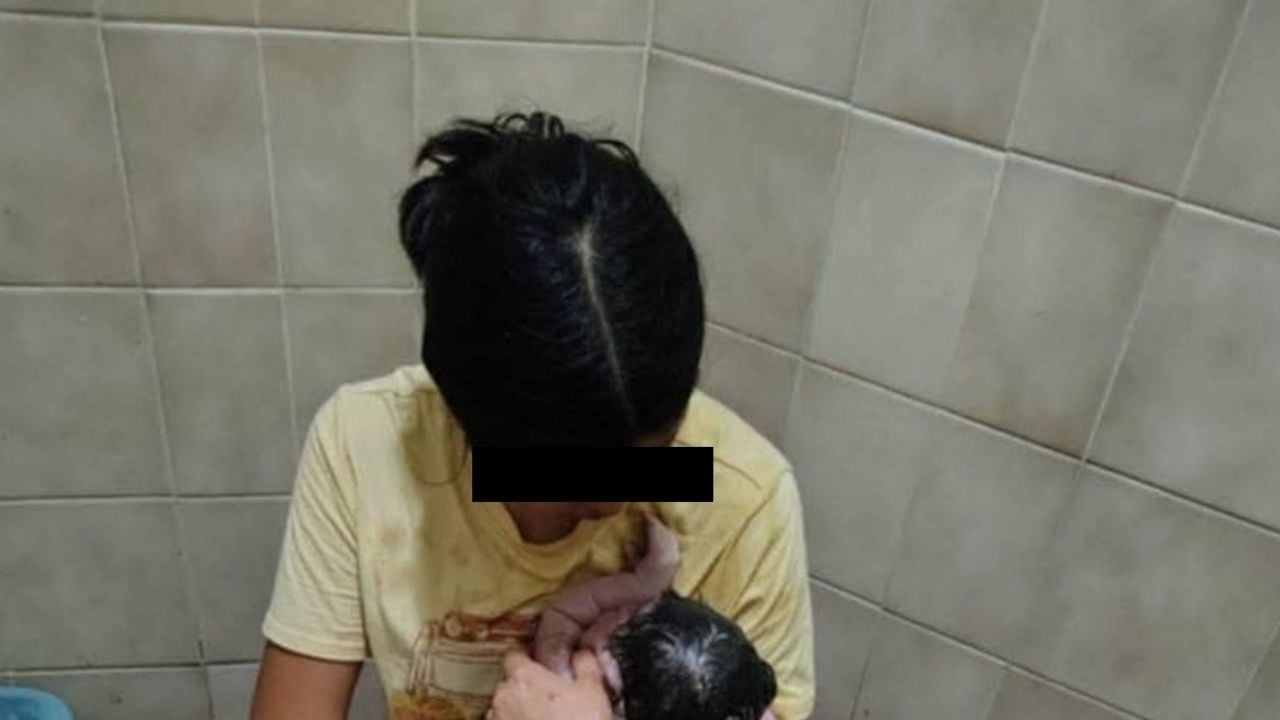 Após ser rejeitada pela equipe médica, uma menina de 14 anos dá à luz em um banheiro do IMSS em Matamoros.
