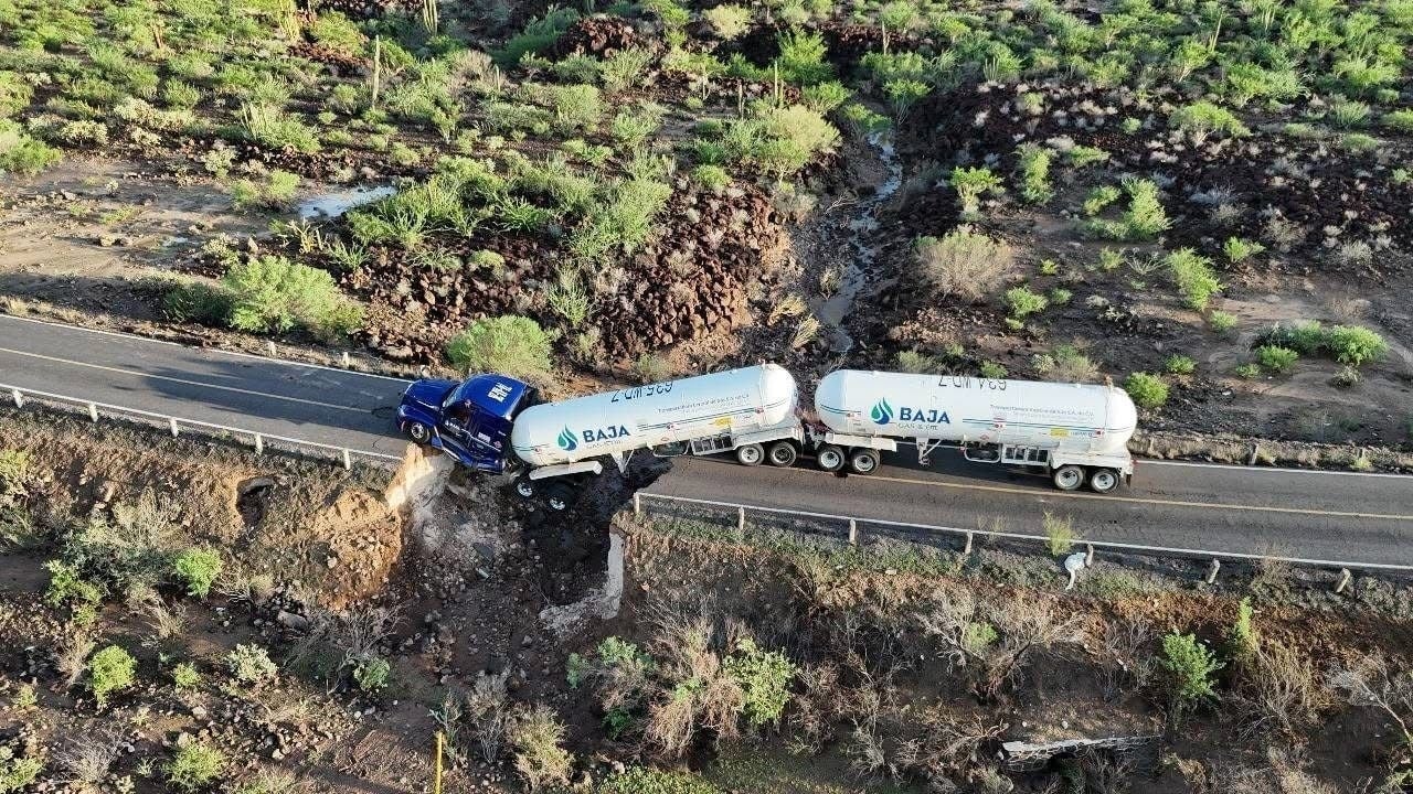 Gasleiding nog steeds stilgelegd na weginstorting in Mulegé, Baja California Sur.