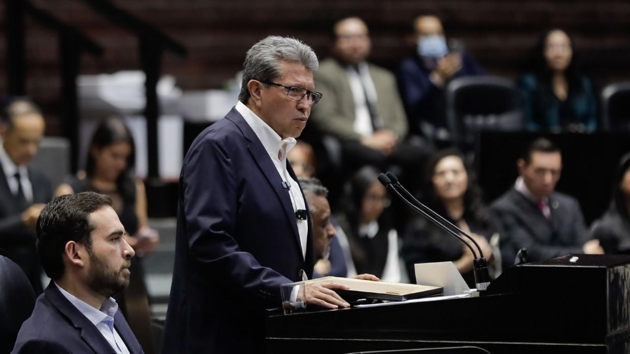 Ricardo Monreal przedstawia inicjatywę mającą na celu uregulowanie subskrypcji, członkostwa i usług cyfrowych.