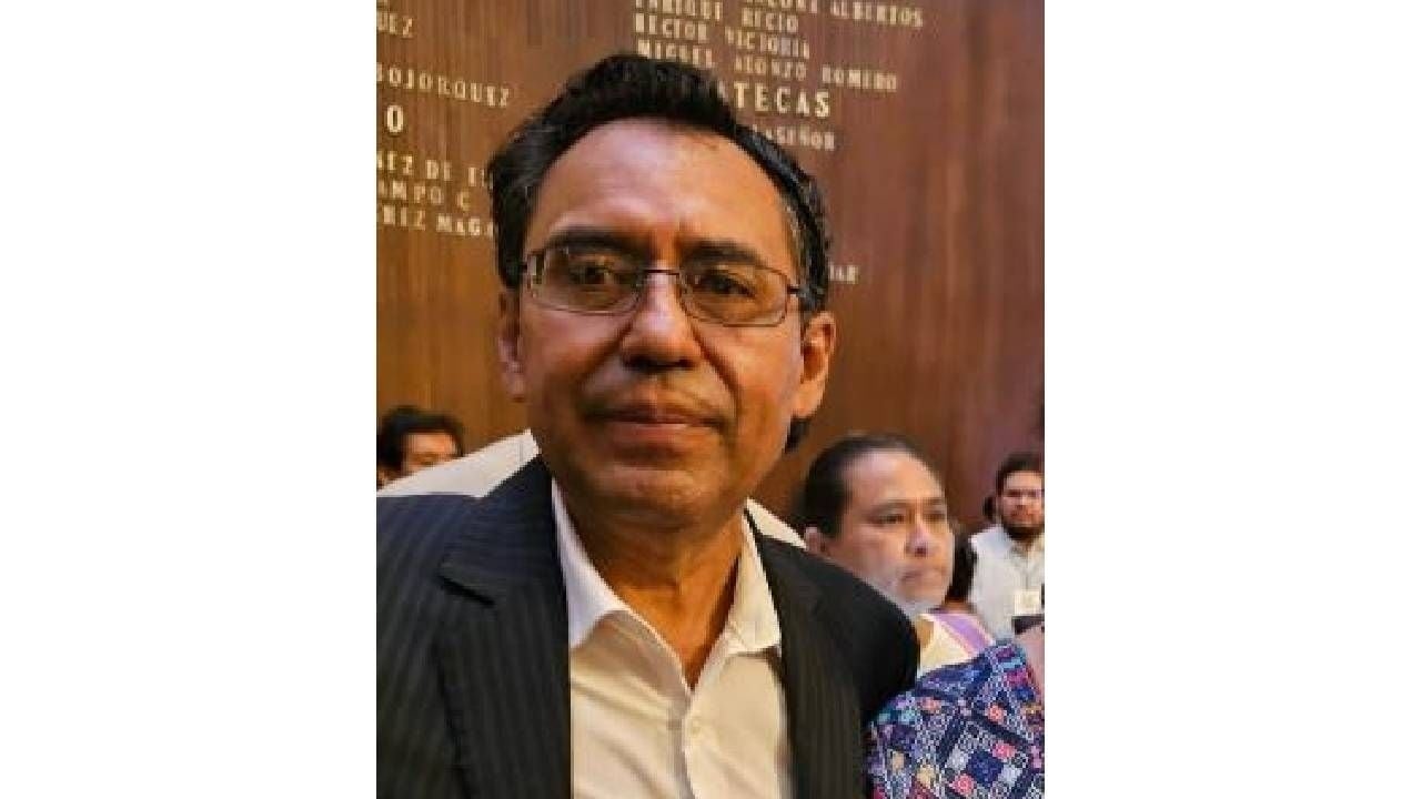 Policja skonfiskowała dziennikarzowi trzy pojazdy w Cadereyta, Querétaro.
