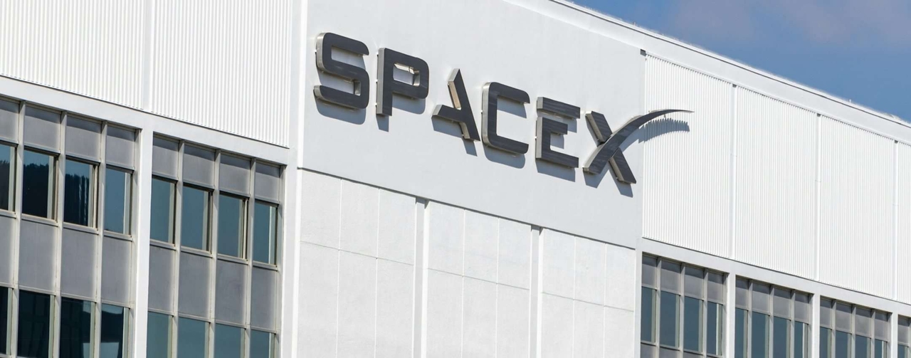 SpaceX investe 2 miliardi di dollari in xAI