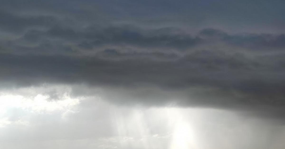Severe weather: rain and thunderstorms in central and southern Italy, alerts in eight regions.