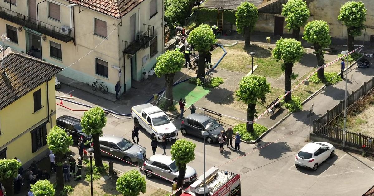 Il paese "invaso" da polizia e vigili: drone mostra la ricerca dell'arma del delitto a Tromello
