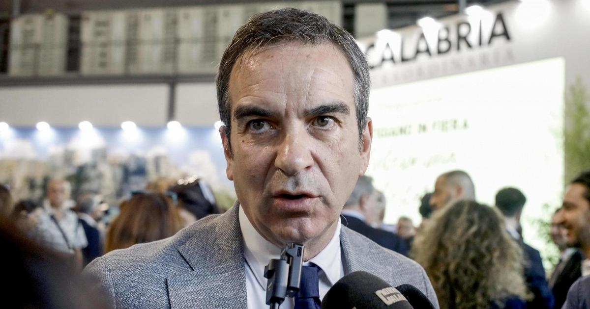 De Raad van Calabrië is ontbonden, nadat Occhiuto afscheid heeft genomen.