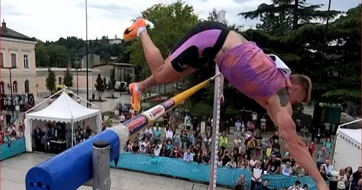 Gorizia capitale della cultura. Salto con l'asta sul confine: dove un muro divideva, lo sport unisce
